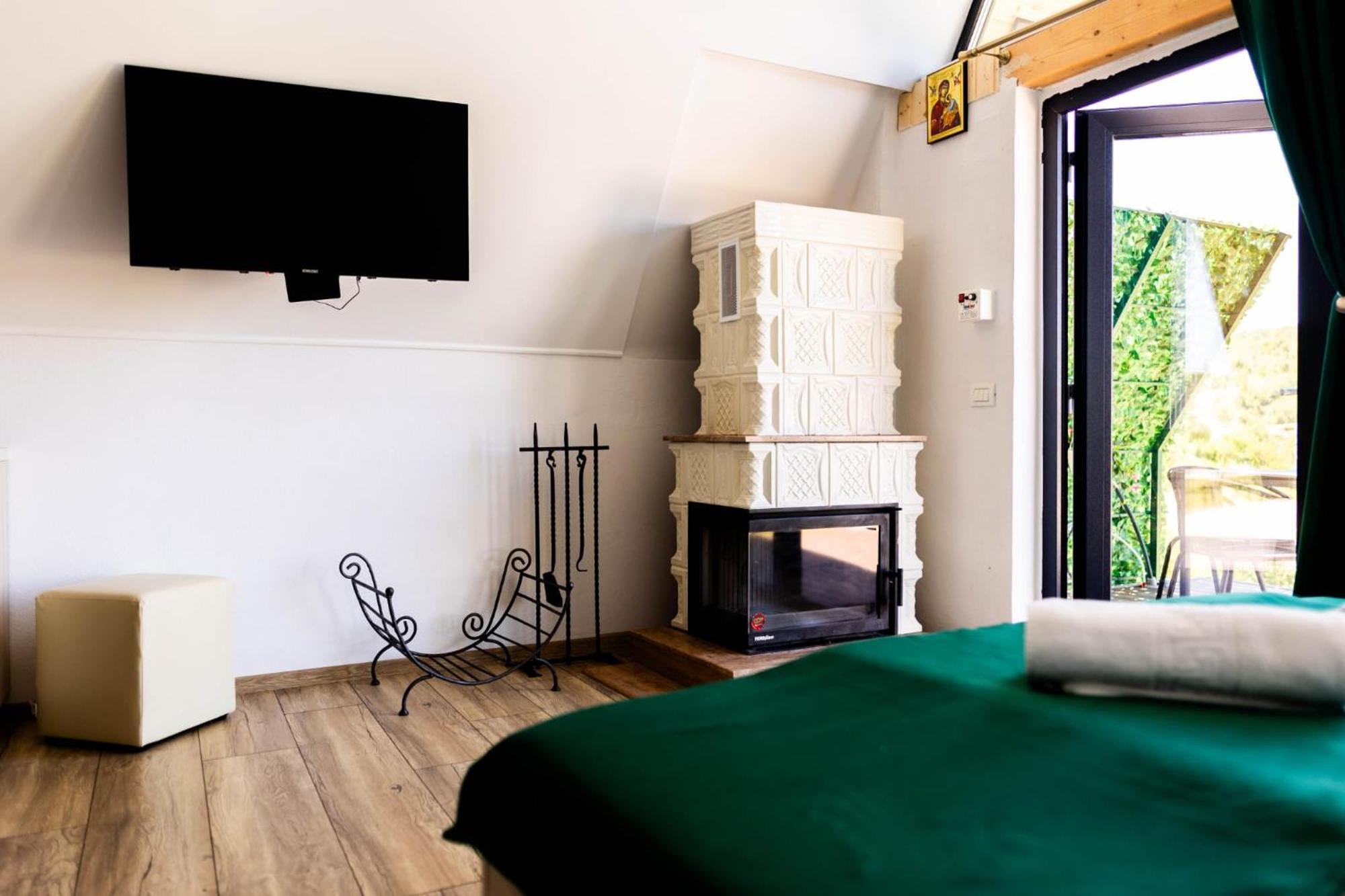 Motel Prislop Haţeg エクステリア 写真