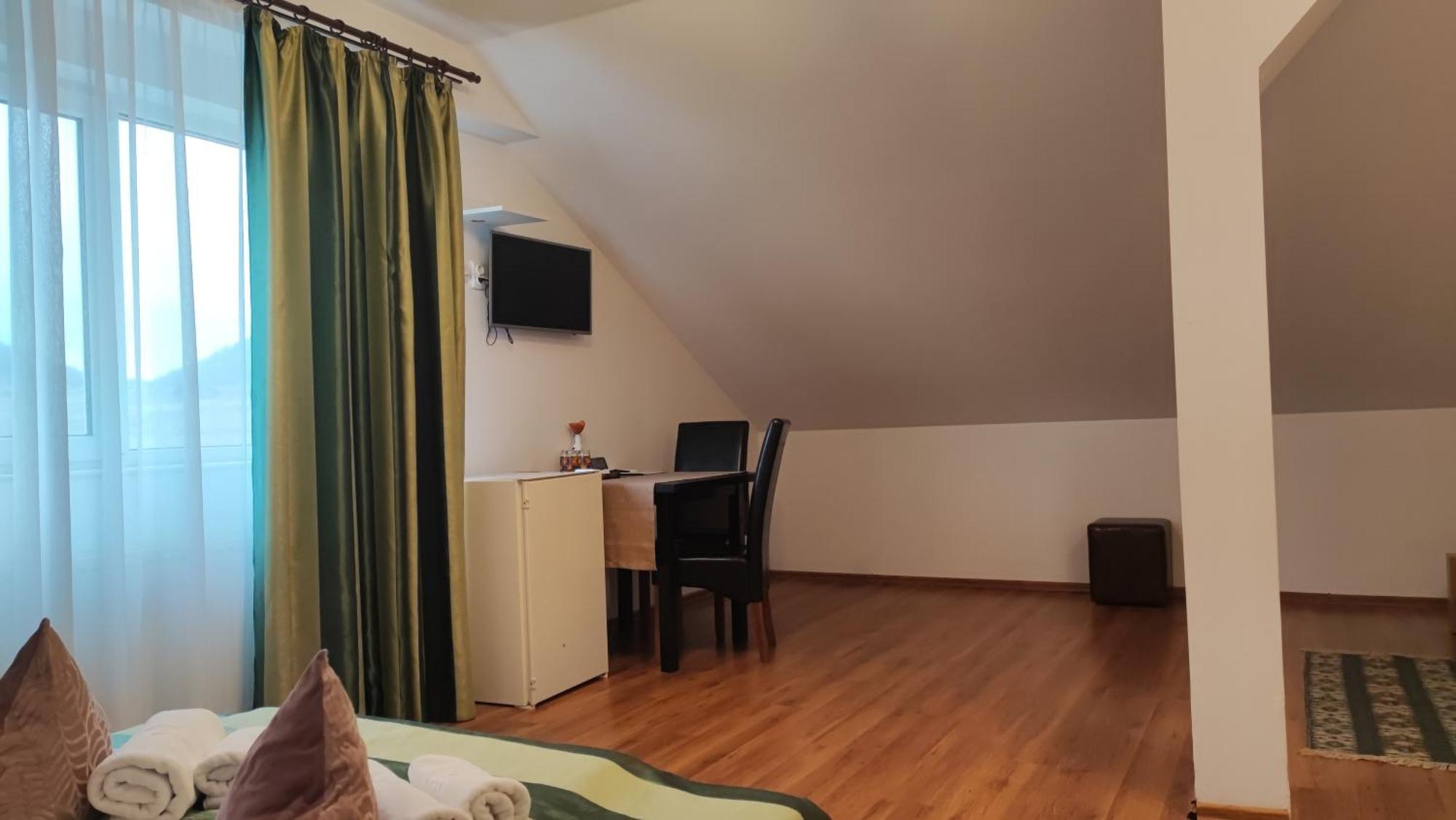 Motel Prislop Haţeg エクステリア 写真