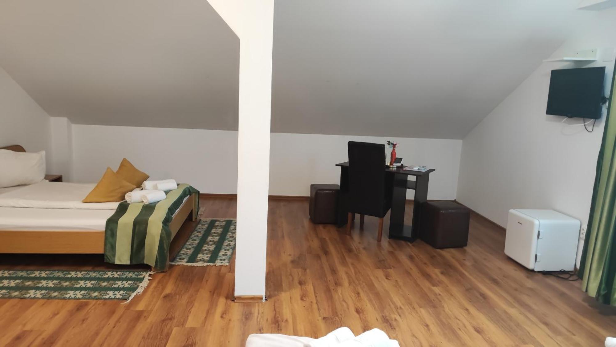 Motel Prislop Haţeg エクステリア 写真